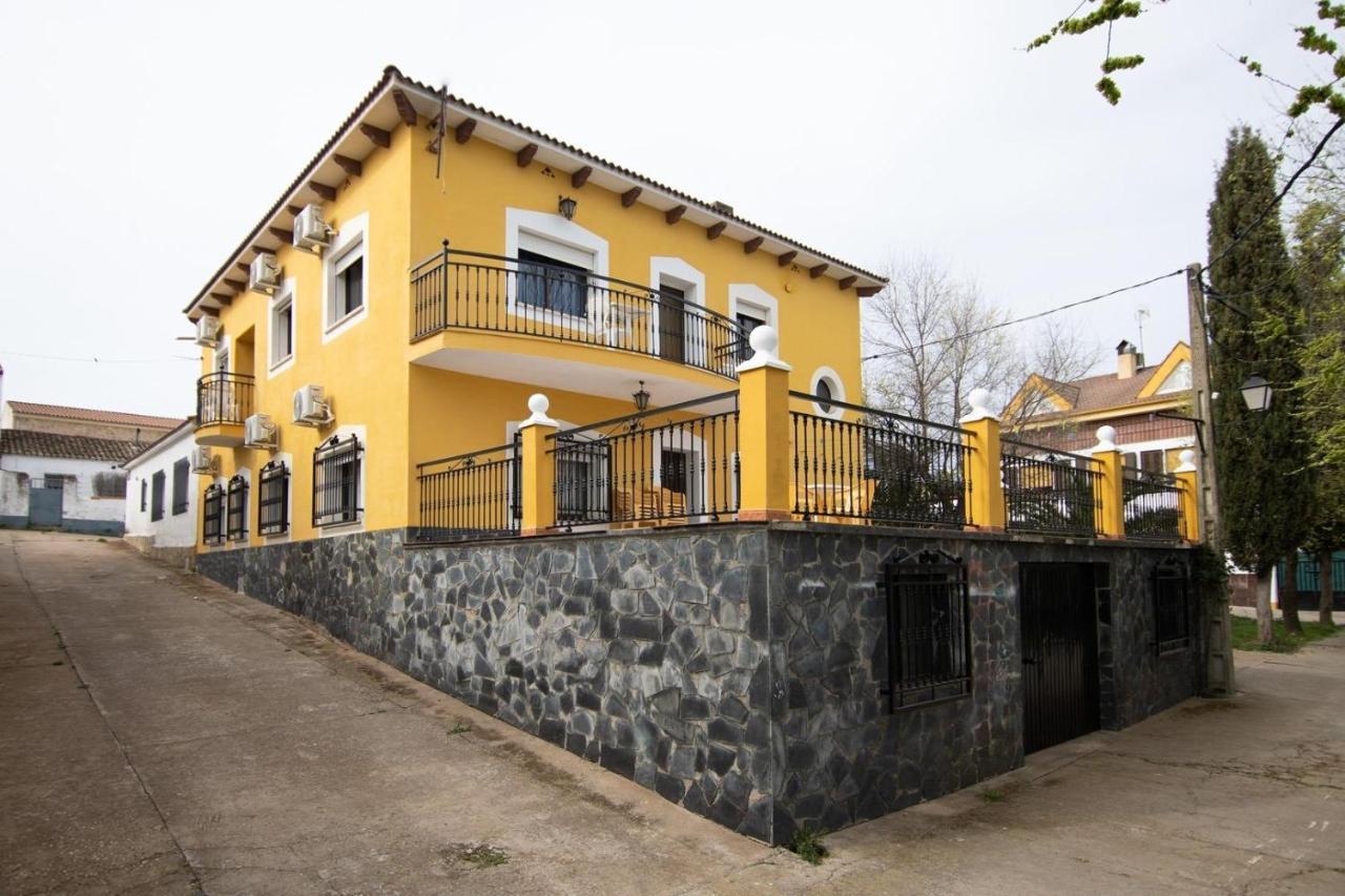 Posada El Arriero Torrejón el Rubio Esterno foto