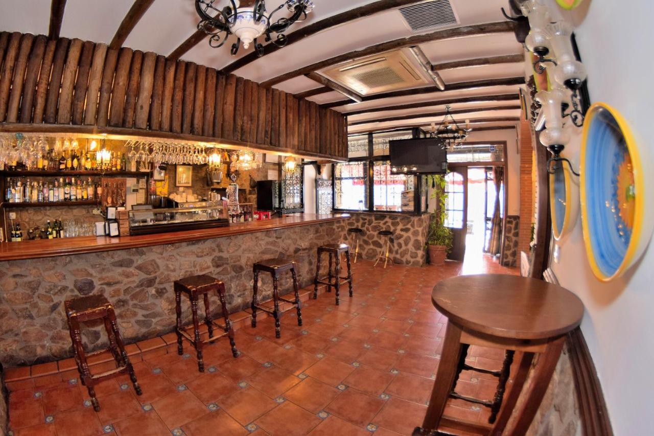Posada El Arriero Torrejón el Rubio Esterno foto